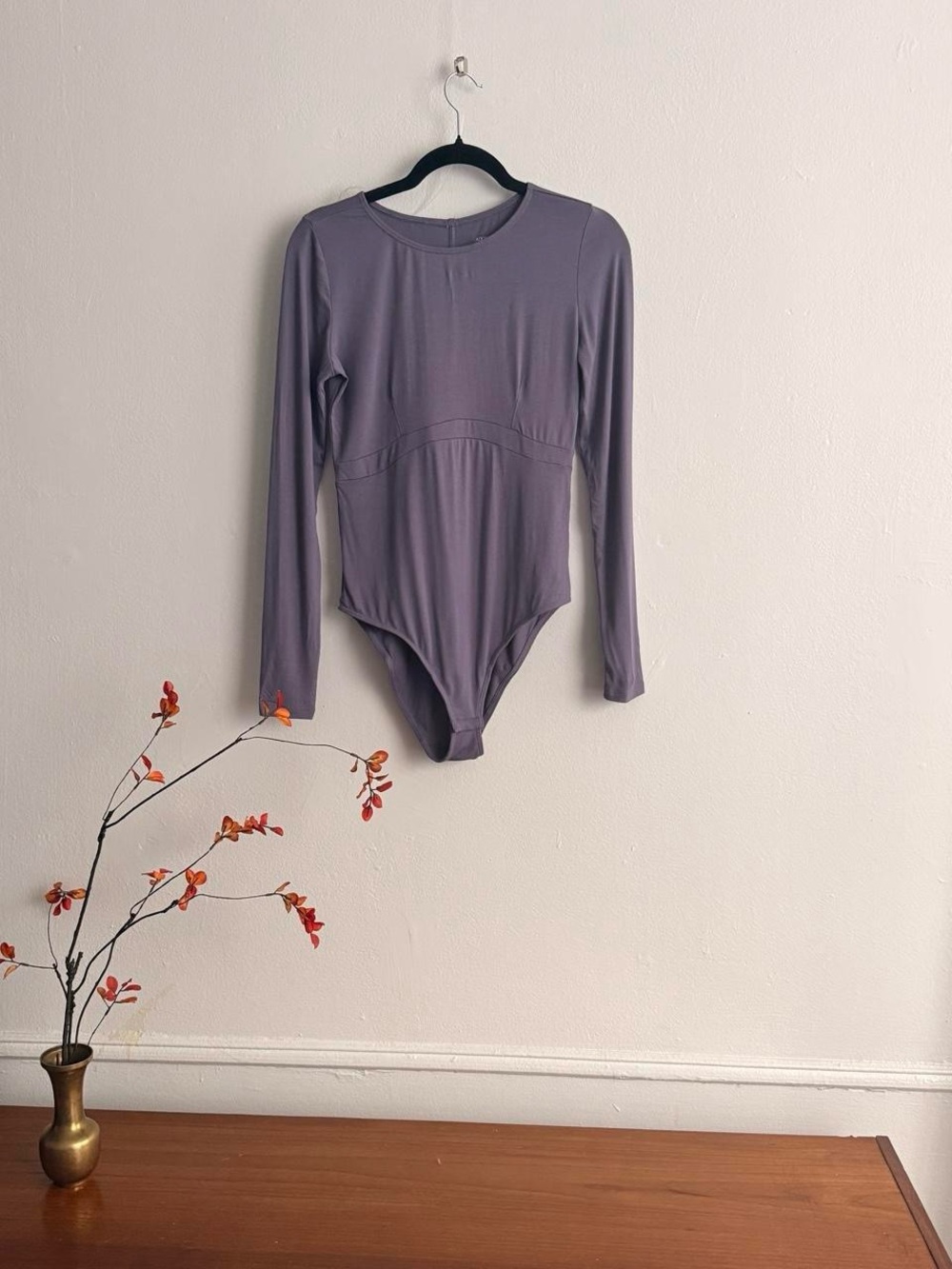 Long Sleeve Scoop-Back Bodysuit in Lavender Gray